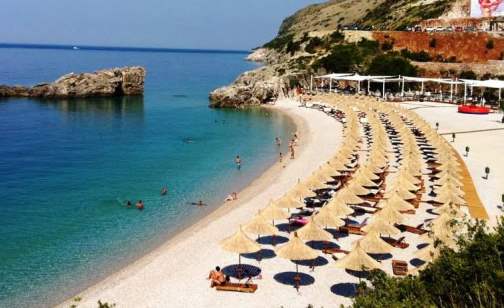 Plazh ne kohe pandemie- Bashkia Durres: Lejet per cadra merren ne e-albania